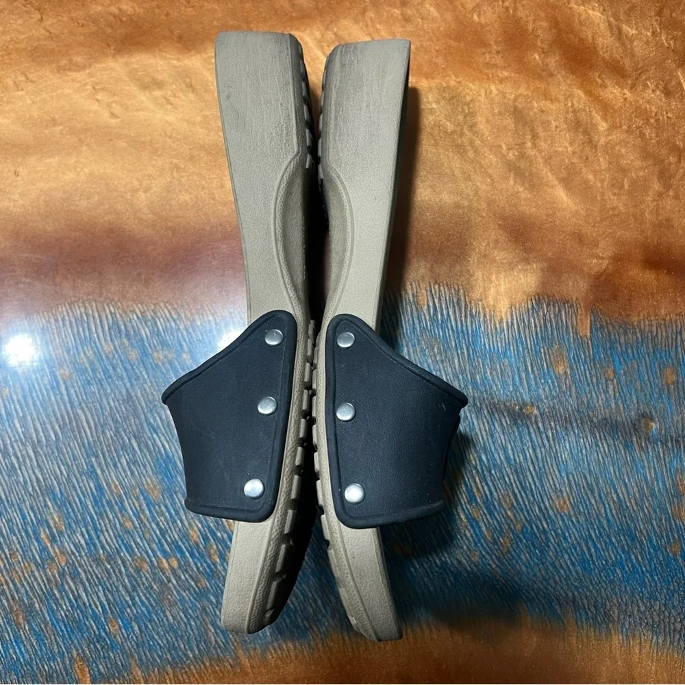 Crocs Cobbler Slide Sandals size 9 tan black wedge comfort shoe